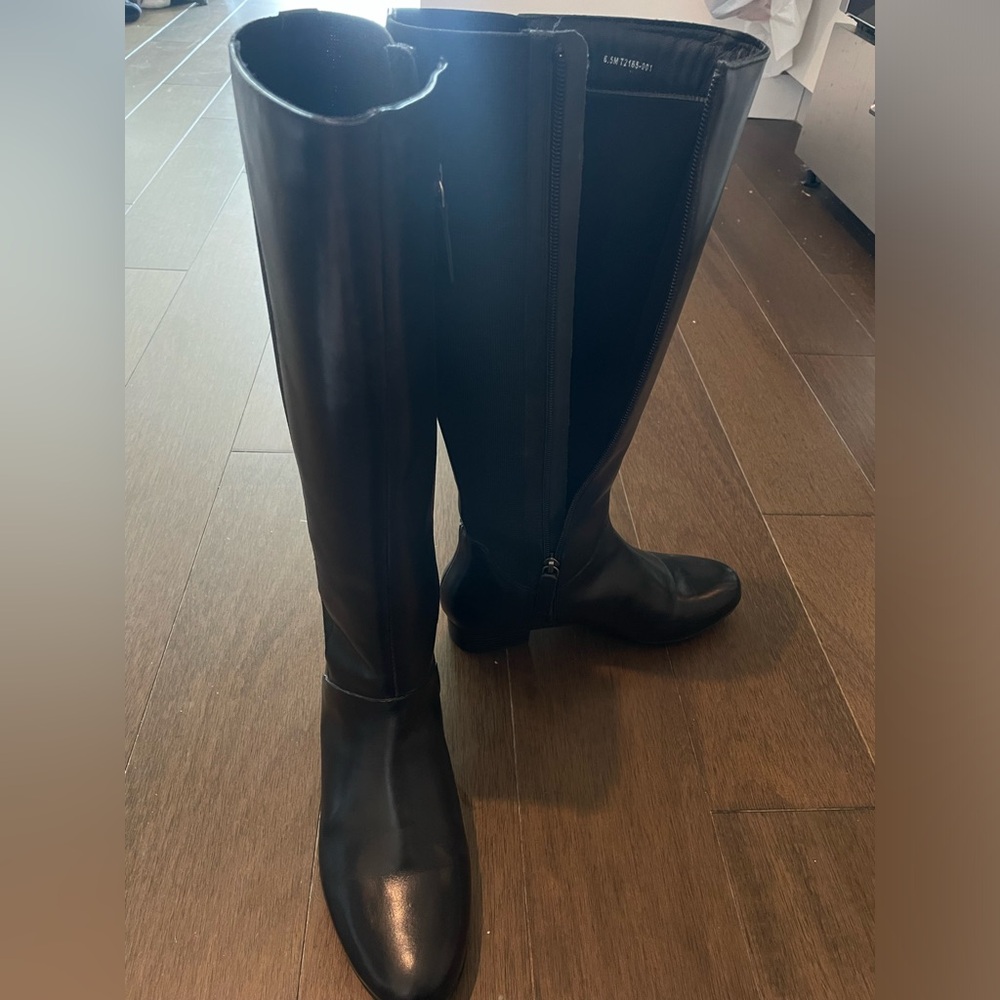 TROTTERS knee high black boots